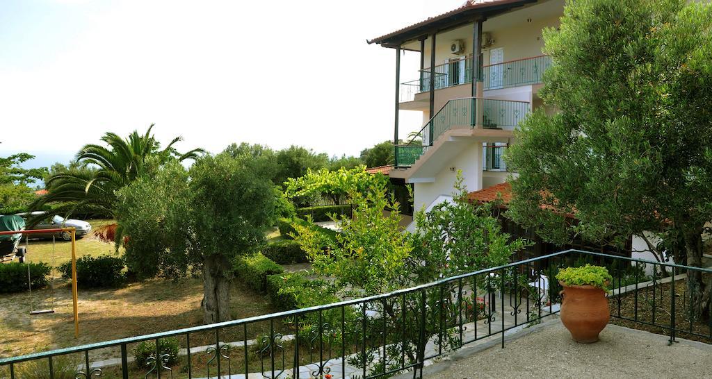 Aris Pension Агия-Параскеви Экстерьер фото