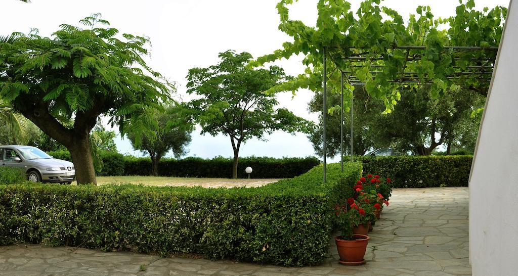 Aris Pension Агия-Параскеви Экстерьер фото