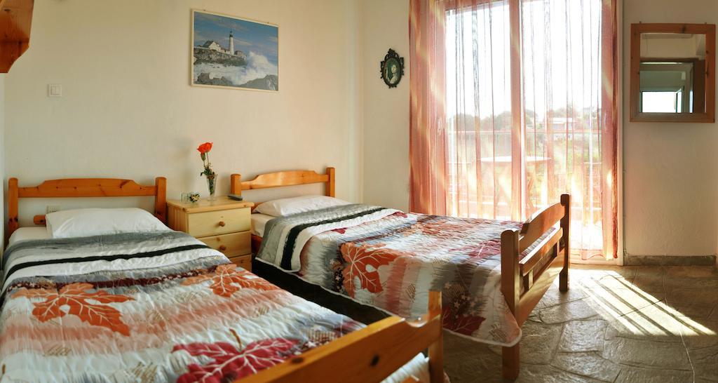 Aris Pension Агия-Параскеви Экстерьер фото