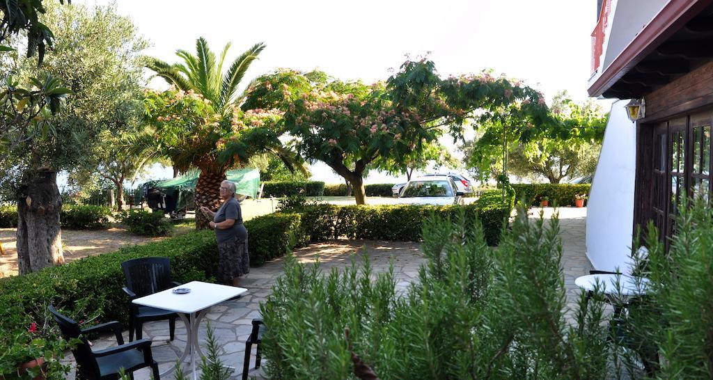 Aris Pension Агия-Параскеви Экстерьер фото
